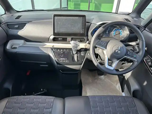 三菱 デリカミニ T プレミアム 和歌山県 2025(令7)年 0.1万km未満 緑Ⅱ 未使用車/純正9インチディスプレイオーディオ/（AppleCarPlay/AndroidAuto）/全方位カメラ/衝突軽減ブレーキ/レーンキープアシスト/前後コーナーセンサー/ダウンヒルアシスト/クルーズコントロール/横滑り防止/オートライト/デジタルインナーミラー/両側パワースライド/ハンズフリーオートスライド/前席シートヒーター/ステアリングヒーター/LEDヘッドライト/フォグランプ/純正15インチアルミ