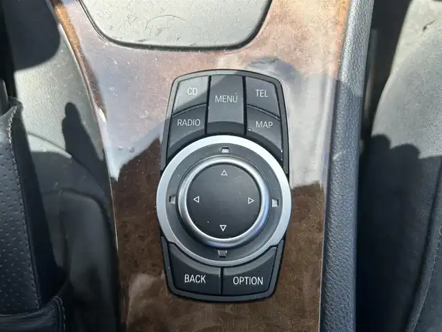 ＢＭＷ ３２５ｉ Mスポーツ 滋賀県 2009(平21)年 12.1万km 黒 ・パワーシート/・スマートキー/・後付バックカメラ＆モニター/・リアスポイラー/・DVD再生機能付き純正ナビ
