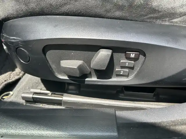 ＢＭＷ ３２５ｉ Mスポーツ 滋賀県 2009(平21)年 12.1万km 黒 ・パワーシート/・スマートキー/・後付バックカメラ＆モニター/・リアスポイラー/・DVD再生機能付き純正ナビ