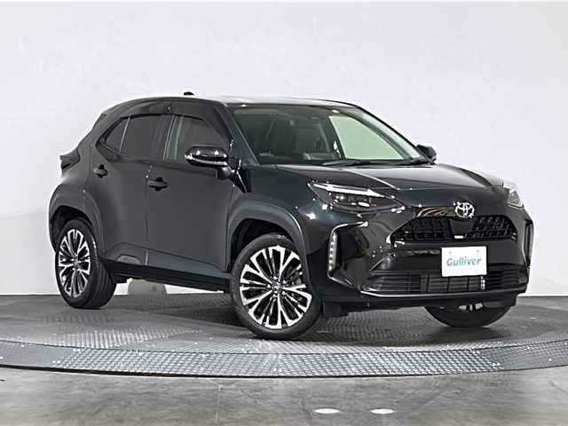 トヨタ ヤリスクロス Z 愛媛県 2022(令4)年 2.3万km ブラックマイカ ・純正８型ナビ（ＢＴ・ＦＭＡＭ・USB接続）/・バックカメラ　/・ビルトインＥＴＣ　/・レーダークルコン　/・横滑り防止　/・Ｄ席パワーシート　/・パワーバックドア　/・ＤＮ席シートヒーター