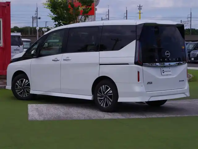 日産 セレナ e－パワー ハイウェイスター V 千葉県 2023(令5)年 2万km プリズムホワイト エマージェンシーブレーキ/プロパイロット/インテリジェントクルーズコントロール/インテリジェントルームミラー/ハンズフリー両側パワースライドドア/純正コネクトナビ/地デジTV/【Bluetooth接続】/アラウンドビューモニター/ドライブレコーダー（DC-XR2）/革巻きステアリング/ステアリングスイッチ/ETC/LEDヘッドライト/ウインカーミラー/純正16インチアルミホイル/サイド/カーテンエアバッグ/インテリジェントキー