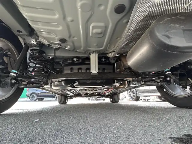 トヨタ カローラ クロス ハイブリッド Z 宮城県 2024(令6)年 0.2万km アティチュードブラックマイカ パノラマルーフ/トヨタチームメイト(アドバンストパーク)/・パーキングサポートブレーキ（後方接近車両/後方歩行者/周囲静止物）/・ブラインドスポットモニター/・安心降車アシスト/・パノラミックビューモニター/ディスプレイオーディオプラス/・10.5インチディスプレイオーディオ/・車載ナビ/・ETC2.0/＝＝＝/セーフティセンス/・プリクラッシュセーフティ/・レーントレーシングアシスト/・レーンディパーチャーアラート/・レーダークルーズコントロール/・オートマチックハイビーム/・ロードサインアシスト/・ドライバー異常時対応システム/・プロアクティブドライビングアシスト/・発進遅れ告知機能/パーキングサポートブレーキ（前後方静止物）/ハンズフリーパワーバックドア/ハーフレザーシート/シートヒーター/パワーシート/革巻きステアリング/ステアリングスイッチ/電動パーキングブレーキ/ブレーキホールド/LEDヘッドランプ/LEDシーケンシャルターンランプ/フォグランプ/ルーフレール/純正18インチAW