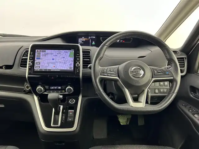 日産 セレナ ハイウェイスター プロパイロットED 愛知県 2017(平29)年 6.8万km ブリリアントホワイトパール 2トーン プロパイロット/両側パワスラ/純正9インチナビ/（Bluetooth/CD/Blu-ray/フルセグTV/HDMI）/バックカメラ/後席フリップダウン/衝突軽減ブレーキシステム/車線逸脱警告システム/車線逸脱防止システム/ドライブレコーダー/純正LEDヘッドライト/純正フロアマット/ドアバイザー/ETC/コーナーセンサー
