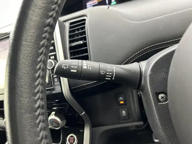 日産 セレナ ハイウェイスター プロパイロットED 愛知県 2017(平29)年 6.8万km ブリリアントホワイトパール 2トーン プロパイロット/両側パワスラ/純正9インチナビ/（Bluetooth/CD/Blu-ray/フルセグTV/HDMI）/バックカメラ/後席フリップダウン/衝突軽減ブレーキシステム/車線逸脱警告システム/車線逸脱防止システム/ドライブレコーダー/純正LEDヘッドライト/純正フロアマット/ドアバイザー/ETC/コーナーセンサー