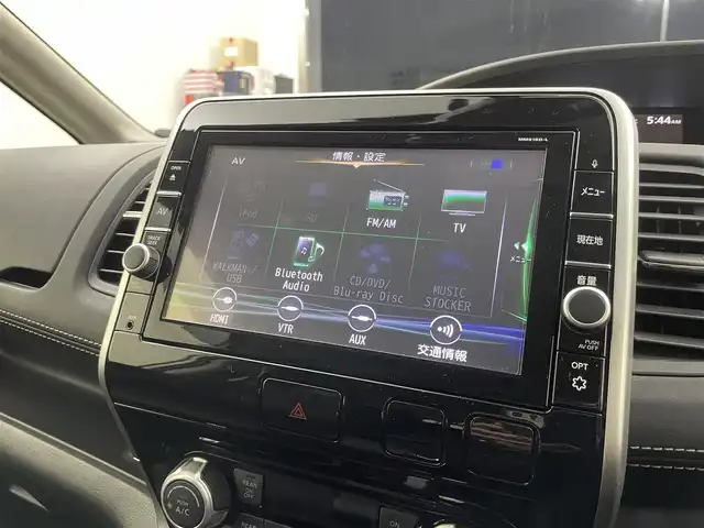 日産 セレナ ハイウェイスター プロパイロットED 埼玉県 2017(平29)年 6.8万km ブリリアントホワイトパール 2トーン プロパイロット/純正9インチナビ/　Bluetooth CD DVD フルセグTV HDMI/バックカメラ/フリップダウンモニター/衝突軽減ブレーキシステム/車線逸脱警告システム/車線逸脱防止システム/コーナーセンサー/両側パワースライドドア /ドライブレコーダー/純正LEDヘッドライト/純正フロアマット/ドアバイザー/ETC