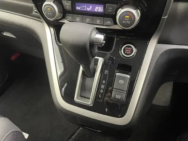 日産 セレナ ハイウェイスター プロパイロットED 埼玉県 2017(平29)年 6.8万km ブリリアントホワイトパール 2トーン プロパイロット/純正9インチナビ/　Bluetooth CD DVD フルセグTV HDMI/バックカメラ/フリップダウンモニター/衝突軽減ブレーキシステム/車線逸脱警告システム/車線逸脱防止システム/コーナーセンサー/両側パワースライドドア /ドライブレコーダー/純正LEDヘッドライト/純正フロアマット/ドアバイザー/ETC