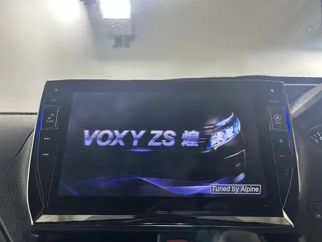 トヨタ ヴォクシー ZS 煌 佐賀県 2017(平29)年 7.3万km ブラック アルパイン10インチナビ/モデリスタエアロ/プリクラッシュセーフティ/レーンキープアシスト/オートハイビーム/クルーズコントロール/コーナーセンサー/バックカメラ/フルセグテレビ/CD/DVD/BT/SD/FM.AM/社外シートカバー/ビルトインETC/純正フロアマット/ドアバイザー/純正16インチアルミホイール/保証書/プッシュスタート/スマートキー