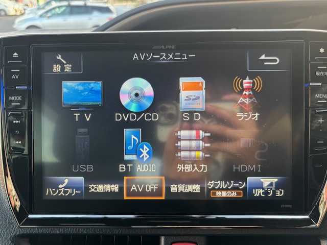 トヨタ ヴォクシー ハイブリッド ZS 煌Ⅱ 宮城県 2020(令2)年 5.7万km ホワイトパールクリスタルシャイン 登録時走行距離56155km/・ＡＬＰＩＮＥ１０ｉｎｔナビ/　CD/DVD/BT/・フルセグテレビ/・衝突軽減ブレーキ/・バックカメラ/・両側パワースライドドア/・コーナーセンサー前後/・ドライブレコーダー前後/・前席シートヒーター/・クルーズコントロール/・プッシュスタート/・スマートキー/・純正フロアマット