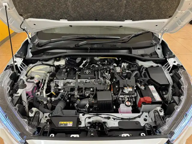 トヨタ カローラ クロス ハイブリッド Z 群馬県 2025(令7)年 0.2万km プラチナホワイトパールマイカ 10.5型純正ナビ(AM/FM BT USB フルセグTV)/追従型クルーズコントロール/パノラマルーフ/全方位カメラ/前席シートヒーター/シートベンチレーション/ステアリングヒーター/ステアリングスイッチ/左右独立温度コントロールオートエアコン/電動パワーバックドア/電動パーキングブレーキ/オートブレーキホールド/ブラインドスポットモニター/LEDヘッドライト/LEDターンライト/LEDクリアランスライト/イルミネーテッドエントリーシステム/充電用端子Type-C/フロントコンソールトレイ/センターコンソーボックス/シートバックポケット/リアセンターアームレスト/プッシュスタート