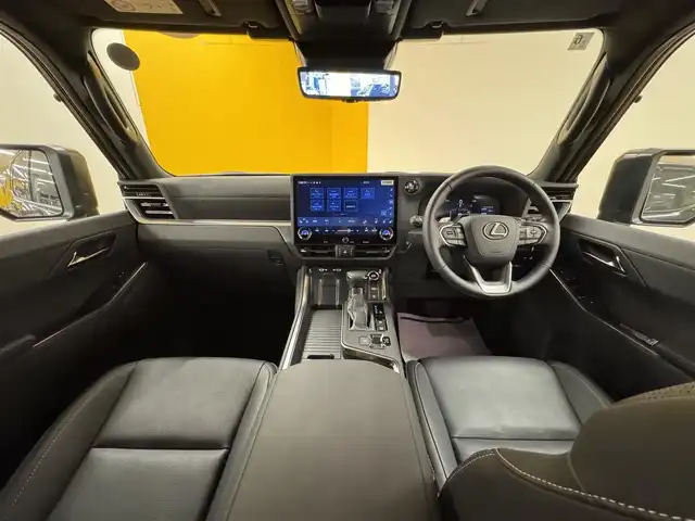 レクサス ＧＸ 550 バージョンL 群馬県 2025(令7)年 0.3万km グラファイトブラックガラスフレーク 安全装備/・衝突軽減ブレーキ/・クリアランスソナー/・クルーズコントロール/・ブラインドスポット/・レーンキープアシスト/・横滑り防止/・オートライト/・オートハイビーム/・SOSコール/・パノラミックビューモニター/メーカー純正ナビ/・AM/FM/フルセグTV/・Bluetooth/USB/ミラー一体型前後ドライブレコーダー/ガラスルーフ/パドルシフト/1.2列目シートヒーター/前席パワーシート/前席シートヒーター/前席エアシート/シートメモリー/オートステップ/4WD/ETC2.0/パワーバックドア/ヘッドアップディスプレイ/クールボックス/電動サードシート/LEDヘッドライト/LEDフォグランプ/スマートキー/プッシュスタート