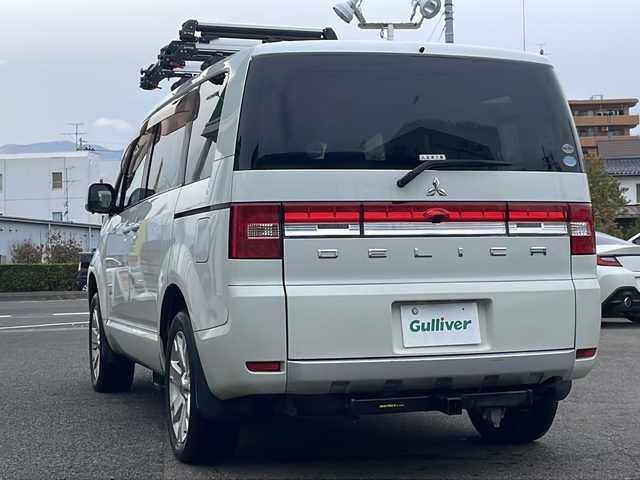 三菱 デリカＤ：５ G パワーパッケージ 福島県 2012(平24)年 10.4万km ウォームホワイトパール 社外SDナビゲーション/・KENWOOD/・フルセグTV/HDMI/BT/SD/CD/DVD/iPod/AM/FM/・SMART USEN/・バックカメラ/・ビルトインETC/D席パワーシート/両側パワースライドドア/・AUTOステップ/3列シート/・ウォークスルー/革張りステアリング/・ステアリングスイッチ/・パドルシフト/電動格納ミラー/・ウィンカーミラー/横滑り防止装置/HIDヘッドライト/・フォグランプ/・オートライト/フロアマット/ドアバイザー/純正18インチAW