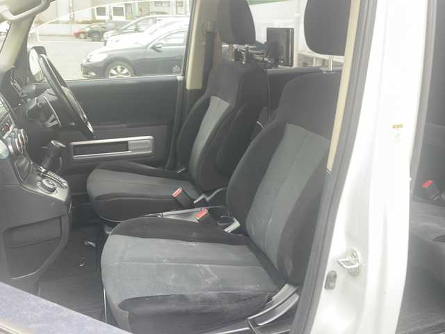 三菱 デリカＤ：５ G パワーパッケージ 福島県 2012(平24)年 10.4万km ウォームホワイトパール 社外SDナビゲーション/・KENWOOD/・フルセグTV/HDMI/BT/SD/CD/DVD/iPod/AM/FM/・SMART USEN/・バックカメラ/・ビルトインETC/D席パワーシート/両側パワースライドドア/・AUTOステップ/3列シート/・ウォークスルー/革張りステアリング/・ステアリングスイッチ/・パドルシフト/電動格納ミラー/・ウィンカーミラー/横滑り防止装置/HIDヘッドライト/・フォグランプ/・オートライト/フロアマット/ドアバイザー/純正18インチAW