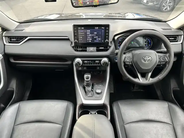 トヨタ ＲＡＶ４ ハイブリッドG 茨城県 2020(令2)年 7.9万km アティチュードブラックマイカ 純正ディスプレイオーディオ＆ナビ機能有/(地デジTV・BT・ラジオ再生)/レーダークルーズコントロール/レーンアシスト/プリクラッシュセーフティ/電動リアゲート/コーナーセンサー/BSM/レザーシート/シートヒーター/ハンドルヒーター/パワーシート/アラウンドビューカメラ/ドライブレコーダー/ETC/純正18inアルミホイール/フロアマット/スマートキー/スペアキー