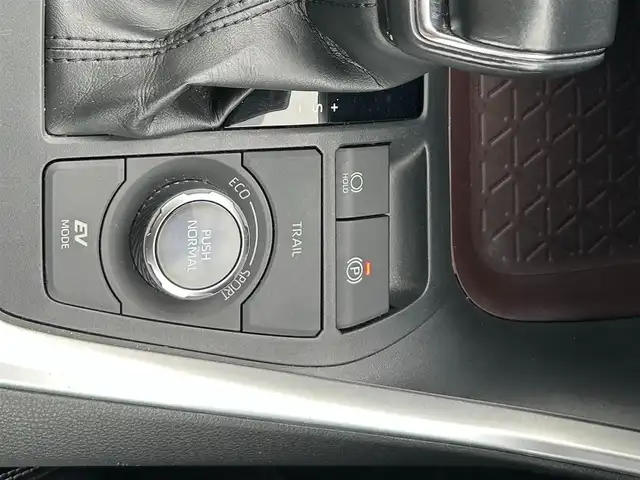 トヨタ ＲＡＶ４ ハイブリッドG 茨城県 2020(令2)年 7.9万km アティチュードブラックマイカ 純正ディスプレイオーディオ＆ナビ機能有/(地デジTV・BT・ラジオ再生)/レーダークルーズコントロール/レーンアシスト/プリクラッシュセーフティ/電動リアゲート/コーナーセンサー/BSM/レザーシート/シートヒーター/ハンドルヒーター/パワーシート/アラウンドビューカメラ/ドライブレコーダー/ETC/純正18inアルミホイール/フロアマット/スマートキー/スペアキー
