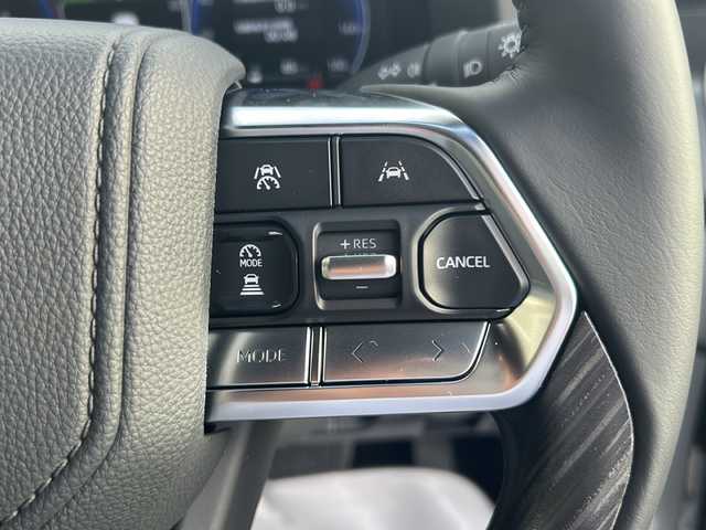 トヨタ ランドクルーザー GRスポーツ 愛知県 2025(令7)年 0.1千km プレシャスホワイトパール ワンオーナー/メーカーオプションナビ12.3ディスプレイオーディオ/フルセグTV/BT//JBLプレミアムサウンドシステム/電動サンルーフ/電動デフロック/ブラインドスポットモニター/GRフロアマット/ブラインドスポットモニター/クルーズコントロール/シートヒーター/ベンチレーション/ステアリングヒーター/パワーシート(D・N)/パワーバックドア/デジタルインナーミラー/前後ドライブレコーダー(TZ)/ルーフレール黒/メモリーシート/AC100W/全方位カメラ/LEDヘッドライト/フォグランプ/タイプC充電/ETC2.0/電格ミラー/革巻きステアリング/革シート/スペアキー/純正アルミホイール/ステアリングスイッチ/ミラーウィンカー/イモビライザー/エアバッグ(ダブル＋サイド＋カーテン)/ダウンヒルアシストコントロール/保証書/取扱説明書