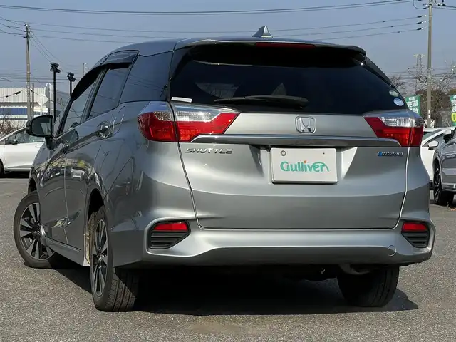 ホンダ シャトル ハイブリッド X 道央・札幌 2015(平27)年 15万km ティンテッドシルバーM ４WD/ワンオーナー/純正ディーラーOPナビ/CD/DVD/BT/フルセグ/衝突被害軽減ブレーキ/横滑り防止装置/クルーズコントロール/バックカメラ/ETC/ドライブレコーダー/アイドリングストップ/ECONモード/ワイパーデアイサー/ハーフレザーシート/革巻きステアリング/ステアリングリモコン/パドルシフト/MTモード付AT/プッシュスタート/スマートキー/HIDヘッドライト/オートライト/フォグランプ/電動格納ミラー/ヒーテッドドアミラー/ウィンカーミラー/純正フロアマット/ドアバイザー/スペアキー/純正エンジンスターター/純正AW付冬タイヤ積込/185/60/R15/2023年/山5mm