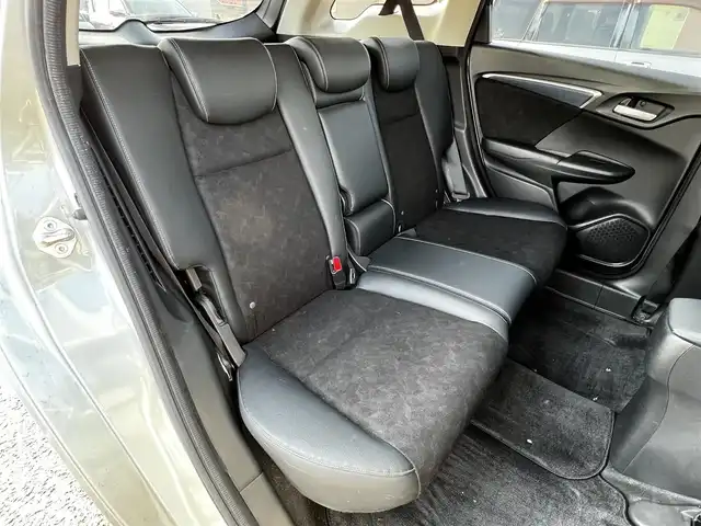 ホンダ シャトル ハイブリッド X 道央・札幌 2015(平27)年 15万km ティンテッドシルバーM ４WD/ワンオーナー/純正ディーラーOPナビ/CD/DVD/BT/フルセグ/衝突被害軽減ブレーキ/横滑り防止装置/クルーズコントロール/バックカメラ/ETC/ドライブレコーダー/アイドリングストップ/ECONモード/ワイパーデアイサー/ハーフレザーシート/革巻きステアリング/ステアリングリモコン/パドルシフト/MTモード付AT/プッシュスタート/スマートキー/HIDヘッドライト/オートライト/フォグランプ/電動格納ミラー/ヒーテッドドアミラー/ウィンカーミラー/純正フロアマット/ドアバイザー/スペアキー/純正エンジンスターター/純正AW付冬タイヤ積込/185/60/R15/2023年/山5mm