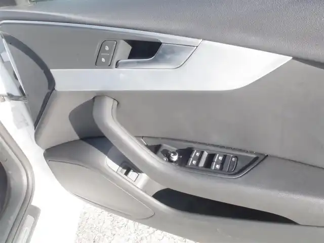 アウディ Ａ４ 2.0 TFSI クワトロ スポーツ Sライン PKG 岩手県 2016(平28)年 5.5万km グレイシアホワイトメタリック Audiプレセンス/レーンアシスト/ACC/純正MMIナビ/フルセグTV/バックカメラ/パーキングエイド/DSRC/ドラレコ/GPSレーダー/ハーフレザー/パワーシート/シートヒーター/LEDライト