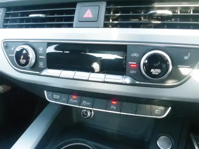 アウディ Ａ４ 2.0 TFSI クワトロ スポーツ Sライン PKG 岩手県 2016(平28)年 5.5万km グレイシアホワイトメタリック Audiプレセンス/レーンアシスト/ACC/純正MMIナビ/フルセグTV/バックカメラ/パーキングエイド/DSRC/ドラレコ/GPSレーダー/ハーフレザー/パワーシート/シートヒーター/LEDライト