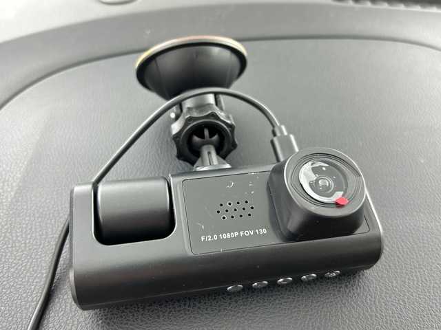 日産 ノート e－パワー X 愛知県 2017(平29)年 8.8万km ブリリアントホワイトパール 禁煙車/純正7インチナビ/（AM/FM/フルセグTV/Bluetooth/CD/DVD）/全方位カメラ/衝突軽減ブレーキ/レーンキープアシスト/コーナーセンサー/インテリジェントルームミラー/ETC/ドライブレコーダー/15インチアルミホイール/スマートキー/プッシュスタート/オートライト/LEDヘッドライト/ドアバイザー/純正フロアマット/横滑り防止機能/電動格納ミラー