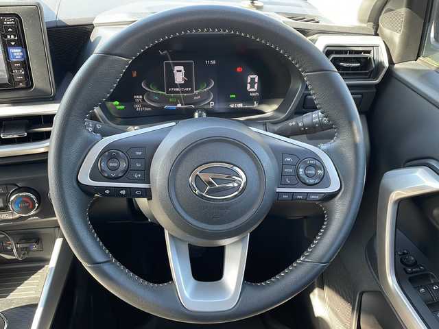 ダイハツ ロッキー プレミアム G HEV 香川県 2022(令4)年 4.2万km グレーⅡ 次世代スマートアシスト/・衝突警報機能 /・ 衝突回避支援ブレーキ機能/・ブレーキ制御付誤発進抑制機能/・車線逸脱警報機能/・車線逸脱抑制制御機能/・アダプティブクルーズコントロール (ACC)/・先行車発進お知らせ機能/・標識認識機能/・ブラインドスポットモニター/・リヤクロストラフィックアラート/純正7型メモリナビ（NMZK-W72D）/・フルセグTV/・Bluetooth接続/・AM/FM/・CD/DVD/シーケンシャルウインカー/バックカメラ/コーナーセンサー/２トーンカラー/LEDヘッドライト/LEDフォグランプ/レーダークルーズコントロール/ハーフレザーシート/前席シートヒーター/電動パーキングブレーキ/USBポート/AC100V/純正17インチアルミホイール/純正フロアマット/純正ドアバイザー/プッシュスタート/スマートキー/ステアリングリモコン/ウィンカーミラー/ISOFIX/ETC