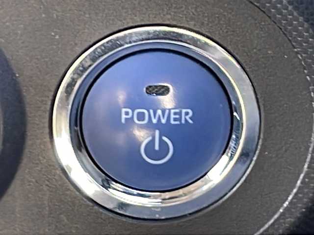 ダイハツ ロッキー プレミアム G HEV 香川県 2022(令4)年 4.2万km グレーⅡ 次世代スマートアシスト/・衝突警報機能 /・ 衝突回避支援ブレーキ機能/・ブレーキ制御付誤発進抑制機能/・車線逸脱警報機能/・車線逸脱抑制制御機能/・アダプティブクルーズコントロール (ACC)/・先行車発進お知らせ機能/・標識認識機能/・ブラインドスポットモニター/・リヤクロストラフィックアラート/純正7型メモリナビ（NMZK-W72D）/・フルセグTV/・Bluetooth接続/・AM/FM/・CD/DVD/シーケンシャルウインカー/バックカメラ/コーナーセンサー/２トーンカラー/LEDヘッドライト/LEDフォグランプ/レーダークルーズコントロール/ハーフレザーシート/前席シートヒーター/電動パーキングブレーキ/USBポート/AC100V/純正17インチアルミホイール/純正フロアマット/純正ドアバイザー/プッシュスタート/スマートキー/ステアリングリモコン/ウィンカーミラー/ISOFIX/ETC