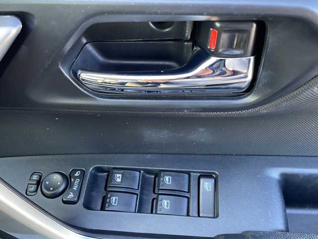 ダイハツ ロッキー プレミアム G HEV 香川県 2022(令4)年 4.2万km グレーⅡ 次世代スマートアシスト/・衝突警報機能 /・ 衝突回避支援ブレーキ機能/・ブレーキ制御付誤発進抑制機能/・車線逸脱警報機能/・車線逸脱抑制制御機能/・アダプティブクルーズコントロール (ACC)/・先行車発進お知らせ機能/・標識認識機能/・ブラインドスポットモニター/・リヤクロストラフィックアラート/純正7型メモリナビ（NMZK-W72D）/・フルセグTV/・Bluetooth接続/・AM/FM/・CD/DVD/シーケンシャルウインカー/バックカメラ/コーナーセンサー/２トーンカラー/LEDヘッドライト/LEDフォグランプ/レーダークルーズコントロール/ハーフレザーシート/前席シートヒーター/電動パーキングブレーキ/USBポート/AC100V/純正17インチアルミホイール/純正フロアマット/純正ドアバイザー/プッシュスタート/スマートキー/ステアリングリモコン/ウィンカーミラー/ISOFIX/ETC