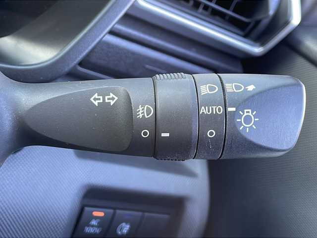 ダイハツ ロッキー プレミアム G HEV 香川県 2022(令4)年 4.2万km グレーⅡ 次世代スマートアシスト/・衝突警報機能 /・ 衝突回避支援ブレーキ機能/・ブレーキ制御付誤発進抑制機能/・車線逸脱警報機能/・車線逸脱抑制制御機能/・アダプティブクルーズコントロール (ACC)/・先行車発進お知らせ機能/・標識認識機能/・ブラインドスポットモニター/・リヤクロストラフィックアラート/純正7型メモリナビ（NMZK-W72D）/・フルセグTV/・Bluetooth接続/・AM/FM/・CD/DVD/シーケンシャルウインカー/バックカメラ/コーナーセンサー/２トーンカラー/LEDヘッドライト/LEDフォグランプ/レーダークルーズコントロール/ハーフレザーシート/前席シートヒーター/電動パーキングブレーキ/USBポート/AC100V/純正17インチアルミホイール/純正フロアマット/純正ドアバイザー/プッシュスタート/スマートキー/ステアリングリモコン/ウィンカーミラー/ISOFIX/ETC