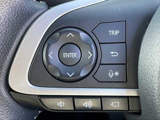 ダイハツ ロッキー プレミアム G HEV 香川県 2022(令4)年 4.2万km グレーⅡ 次世代スマートアシスト/・衝突警報機能 /・ 衝突回避支援ブレーキ機能/・ブレーキ制御付誤発進抑制機能/・車線逸脱警報機能/・車線逸脱抑制制御機能/・アダプティブクルーズコントロール (ACC)/・先行車発進お知らせ機能/・標識認識機能/・ブラインドスポットモニター/・リヤクロストラフィックアラート/純正7型メモリナビ（NMZK-W72D）/・フルセグTV/・Bluetooth接続/・AM/FM/・CD/DVD/シーケンシャルウインカー/バックカメラ/コーナーセンサー/２トーンカラー/LEDヘッドライト/LEDフォグランプ/レーダークルーズコントロール/ハーフレザーシート/前席シートヒーター/電動パーキングブレーキ/USBポート/AC100V/純正17インチアルミホイール/純正フロアマット/純正ドアバイザー/プッシュスタート/スマートキー/ステアリングリモコン/ウィンカーミラー/ISOFIX/ETC