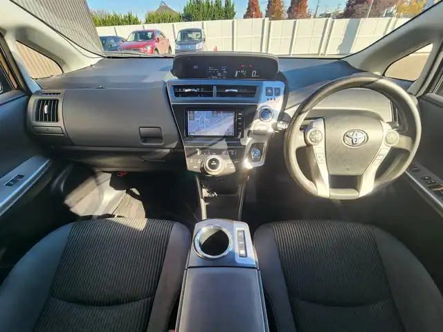 トヨタ プリウス α S 愛知県 2015(平27)年 7.1万km ブラック 純正ナビ【ＮＳＺＴ－Ｗ６４】/　ーＢＴ／フルセグＴＶ／ＣＤ/バックカメラ/ビルトインＥＴＣ/前後ドラレコ/オートライト/ステアリングリモコン/純正フロアマット/スタッドレスタイヤ