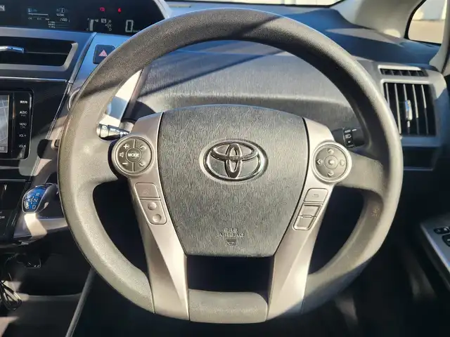 トヨタ プリウス α S 愛知県 2015(平27)年 7.1万km ブラック 純正ナビ【ＮＳＺＴ－Ｗ６４】/　ーＢＴ／フルセグＴＶ／ＣＤ/バックカメラ/ビルトインＥＴＣ/前後ドラレコ/オートライト/ステアリングリモコン/純正フロアマット/スタッドレスタイヤ