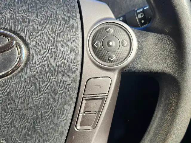 トヨタ プリウス α S 愛知県 2015(平27)年 7.1万km ブラック 純正ナビ【ＮＳＺＴ－Ｗ６４】/　ーＢＴ／フルセグＴＶ／ＣＤ/バックカメラ/ビルトインＥＴＣ/前後ドラレコ/オートライト/ステアリングリモコン/純正フロアマット/スタッドレスタイヤ