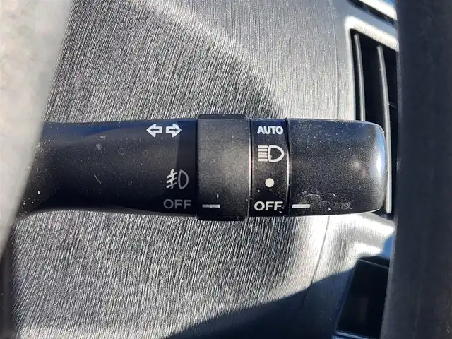 トヨタ プリウス α S 愛知県 2015(平27)年 7.1万km ブラック 純正ナビ【ＮＳＺＴ－Ｗ６４】/　ーＢＴ／フルセグＴＶ／ＣＤ/バックカメラ/ビルトインＥＴＣ/前後ドラレコ/オートライト/ステアリングリモコン/純正フロアマット/スタッドレスタイヤ