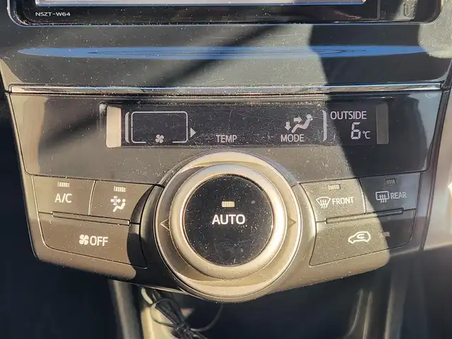 トヨタ プリウス α S 愛知県 2015(平27)年 7.1万km ブラック 純正ナビ【ＮＳＺＴ－Ｗ６４】/　ーＢＴ／フルセグＴＶ／ＣＤ/バックカメラ/ビルトインＥＴＣ/前後ドラレコ/オートライト/ステアリングリモコン/純正フロアマット/スタッドレスタイヤ