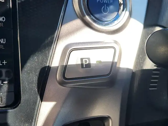 トヨタ プリウス α S 愛知県 2015(平27)年 7.1万km ブラック 純正ナビ【ＮＳＺＴ－Ｗ６４】/　ーＢＴ／フルセグＴＶ／ＣＤ/バックカメラ/ビルトインＥＴＣ/前後ドラレコ/オートライト/ステアリングリモコン/純正フロアマット/スタッドレスタイヤ