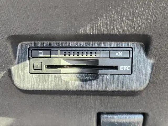 トヨタ プリウス α S 愛知県 2015(平27)年 7.1万km ブラック 純正ナビ【ＮＳＺＴ－Ｗ６４】/　ーＢＴ／フルセグＴＶ／ＣＤ/バックカメラ/ビルトインＥＴＣ/前後ドラレコ/オートライト/ステアリングリモコン/純正フロアマット/スタッドレスタイヤ