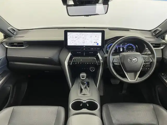 トヨタ ハリアー ハイブリッド Z レザーパッケージ 埼玉県 2023(令5)年 4.5万km プラチナホワイトパールマイカ 調光パノラマルーフ/モデリスタエアロ/JBLサウンド/デジタルインナーミラー/トヨタセーフティーセンス/プリクラッシュセーフティ/レーダークルーズコントロール/レーンディパーチャーアラート/インテリジェントクリアランスソナー/ブラインドスポットモニター/ロードサイドアシスト/純正１２．３インチディスプレイオーディオ/DTV BT USB/パノラミックビューモニター/レザーシート/前席パワーシート/シートヒーター/ベンチレーション/ステアリングヒーター/運転席シートメモリー/パワーバックドア/LEDオートライト/オートマチックハイビーム/ビルトインETC2.0