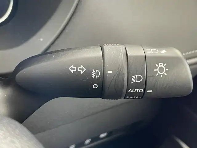 トヨタ ハリアー ハイブリッド Z レザーパッケージ 埼玉県 2023(令5)年 4.5万km プラチナホワイトパールマイカ 調光パノラマルーフ/モデリスタエアロ/JBLサウンド/デジタルインナーミラー/トヨタセーフティーセンス/プリクラッシュセーフティ/レーダークルーズコントロール/レーンディパーチャーアラート/インテリジェントクリアランスソナー/ブラインドスポットモニター/ロードサイドアシスト/純正１２．３インチディスプレイオーディオ/DTV BT USB/パノラミックビューモニター/レザーシート/前席パワーシート/シートヒーター/ベンチレーション/ステアリングヒーター/運転席シートメモリー/パワーバックドア/LEDオートライト/オートマチックハイビーム/ビルトインETC2.0