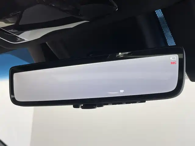 トヨタ ハリアー ハイブリッド Z レザーパッケージ 埼玉県 2023(令5)年 4.5万km プラチナホワイトパールマイカ 調光パノラマルーフ/モデリスタエアロ/JBLサウンド/デジタルインナーミラー/トヨタセーフティーセンス/プリクラッシュセーフティ/レーダークルーズコントロール/レーンディパーチャーアラート/インテリジェントクリアランスソナー/ブラインドスポットモニター/ロードサイドアシスト/純正１２．３インチディスプレイオーディオ/DTV BT USB/パノラミックビューモニター/レザーシート/前席パワーシート/シートヒーター/ベンチレーション/ステアリングヒーター/運転席シートメモリー/パワーバックドア/LEDオートライト/オートマチックハイビーム/ビルトインETC2.0