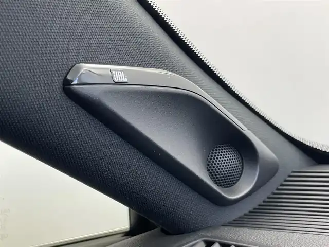 トヨタ ハリアー ハイブリッド Z レザーパッケージ 埼玉県 2023(令5)年 4.5万km プラチナホワイトパールマイカ 調光パノラマルーフ/モデリスタエアロ/JBLサウンド/デジタルインナーミラー/トヨタセーフティーセンス/プリクラッシュセーフティ/レーダークルーズコントロール/レーンディパーチャーアラート/インテリジェントクリアランスソナー/ブラインドスポットモニター/ロードサイドアシスト/純正１２．３インチディスプレイオーディオ/DTV BT USB/パノラミックビューモニター/レザーシート/前席パワーシート/シートヒーター/ベンチレーション/ステアリングヒーター/運転席シートメモリー/パワーバックドア/LEDオートライト/オートマチックハイビーム/ビルトインETC2.0