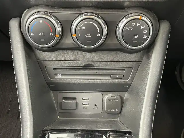 マツダ ＣＸ－３ XDプロアクティブSパッケージ 大分県 2018(平30)年 8.3万km マシーングレープレミアムM 純正ＳＤナビ　/（ＡＭ　ＦＭ　ＢＴ　ＣＤ　ＤＶＤ　ＤＴＶ）　/アラウンドビューモニター　/ヘッドアップディスプレイ　/パワーシートＤ席　/シートヒーターＤＮ席　/ハンドルヒーター　/レーダークルーズコントロール/ＥＴＣ/純正アルミホイール/純正フロアマット/レーンキープアシスト/オートライト/コーナーセンサー前後/ドライブレコーダー前後/横揺れ防止装置