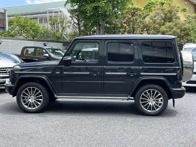 メルセデス・ベンツ ゲレンデヴァーゲン Ｇ４００ｄ AMGライン 東京都 2021(令3)年 3万km マグネタイトブラック ラグジュアリーパッケージ（・ガラススライディングルーフ・ブルメスターサラウンドサウンドシステム（15スピーカー））/レーダーセーフティパッケージ（・アクティブブレーキアシスト・PRE-SEFE・PRE-SAFEサウンド・アウティブレーンキーピングアシスト・ブラインドスポットアシスト・アクティブディスタンスアシストディストロニック・衝突警告・道路標識アシスト・パークトロニック）/アダプティブダンピングシステム/ワンオーナー/保証書・取説・スマートキー×2/革巻きステア・オートチルト・パドルシフト/アイドリングストップ/アダプティブクルーズコントロール/赤ステッチ入り黒レザーシート・レッドシートベルト/前席メモリ付パワーシート・全席シートヒーター/COMANDシステム・12.3インチコックピットディスプレイ/HDDナビ（１２。３インチ）・フルセグTV/SD/USB×2/BT/AppleCarPlay/AndroidAuto/ビルトインETC（2.0）/ユピテル前後ドラレコ/ダイナミックセレクト/AMG20インチアルミ/マルチビームLEDライト・オートライト・リアフォグ/トノカバー/背面タイヤハードカバー
