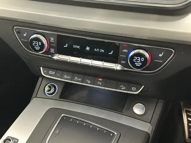 アウディ Ｑ５ 40TDIクワトロ スポーツ 岡山県 2020(令2)年 3.6万km ミトスブラックメタリック ヴァーチャルコックピット/AUDIドライブセレクト/パーキングエイド/ヒルディセントコントロール/ACC渋滞アシスト/エフィシエンシアシスト/AUDIプレセンス/AUDIサイドアシスト/AUDIアクティブレーンアシスト/レインセンサー/トリプルゾーンAC/全席シートヒーター/パワーテールゲート/ブレーキオートホールド/パノラマサンルーフ/純正ナビ/全周囲カメラ