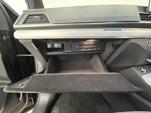 アウディ Ｑ５ 40TDIクワトロ スポーツ 岡山県 2020(令2)年 3.6万km ミトスブラックメタリック ヴァーチャルコックピット/AUDIドライブセレクト/パーキングエイド/ヒルディセントコントロール/ACC渋滞アシスト/エフィシエンシアシスト/AUDIプレセンス/AUDIサイドアシスト/AUDIアクティブレーンアシスト/レインセンサー/トリプルゾーンAC/全席シートヒーター/パワーテールゲート/ブレーキオートホールド/パノラマサンルーフ/純正ナビ/全周囲カメラ