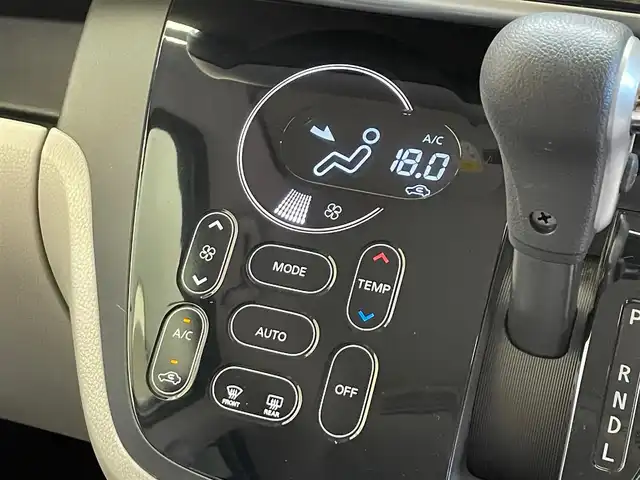 日産 デイズ ルークス X 岩手県 2017(平29)年 10.7万km ホワイトパール ワンオーナー/４WD/全周囲モニター/左側パワースライドドア/ロールサンシェード/シートヒーター/横滑り防止装置/アイドリングストップ/純正ナビ/（CD/DVD/フルセグ/Bluetooth）/ドライブレコーダー/オートエアコン/オートライト/14インチスチールホイール/純正ホイールキャップ