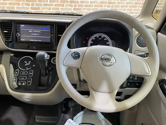 日産 デイズ ルークス X 岩手県 2017(平29)年 10.7万km ホワイトパール ワンオーナー/４WD/全周囲モニター/左側パワースライドドア/ロールサンシェード/シートヒーター/横滑り防止装置/アイドリングストップ/純正ナビ/（CD/DVD/フルセグ/Bluetooth）/ドライブレコーダー/オートエアコン/オートライト/14インチスチールホイール/純正ホイールキャップ