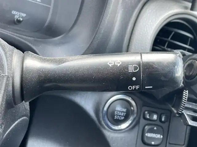 トヨタ ヴィッツ F 滋賀県 2011(平23)年 10.7万km グレーメタリック 社外SDナビ/・AM/FM/・Bluetooth/・Blu-ray/・CD/DVD/前後ドラレコ/LEDヘッドライト/オートライト/フォグライト/電動格納ミラー