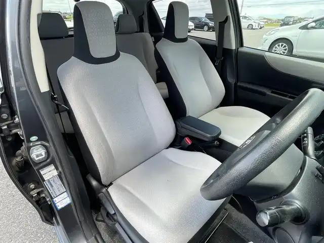 トヨタ ヴィッツ F 滋賀県 2011(平23)年 10.7万km グレーメタリック 社外SDナビ/・AM/FM/・Bluetooth/・Blu-ray/・CD/DVD/前後ドラレコ/LEDヘッドライト/オートライト/フォグライト/電動格納ミラー