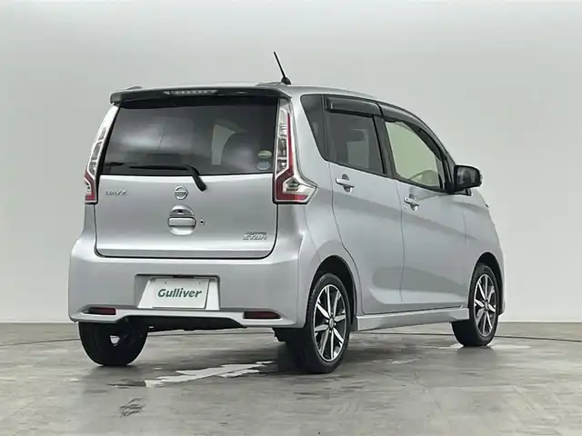 日産 デイズ ハイウェイスターG ターボ 福島県 2017(平29)年 2万km クールシルバー 純正メモリーナビゲーション/型式：MM316D-W/【CD/DVD/Bluetooth/SD/AUX/フルセグTV】/・全方位カメラ/・ETC/・前方純正ドライブレコーダー/衝突軽減ブレーキ/クルーズコントロール/ターボ/純正サイドエアロ/純正15インチアルミホイール/オートマチックハイビーム/・オートライト/・HIDヘッドライト/ABS/横滑り防止装置/アイドリングストップ/プッシュスタート/・スマートキー/・スペアキー