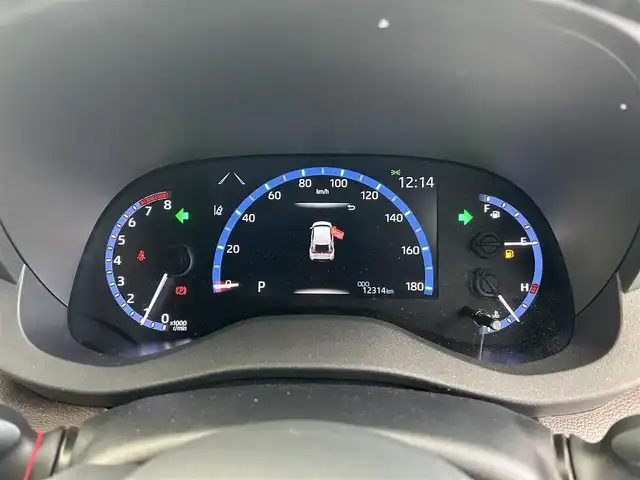 トヨタ ヤリスクロス Z 福井県 2022(令4)年 1.3万km ホワイトパールクリスタルシャイン デイスプレイオーディオ/【AM/FM/CBluetooth/USB】/バックカメラ/ETC/トヨタセーフティセンス/・衝突軽減ブレーキ/・車線逸脱警報機能/・クルーズコントロール（追従有）/プッシュスタート/スマートキー/オートライト/オートハイビーム/LEDヘッドライド/パワーシート（運転席）/シートヒーター（運転席/助手席）/パワーバックドア/ドライブレコーダー